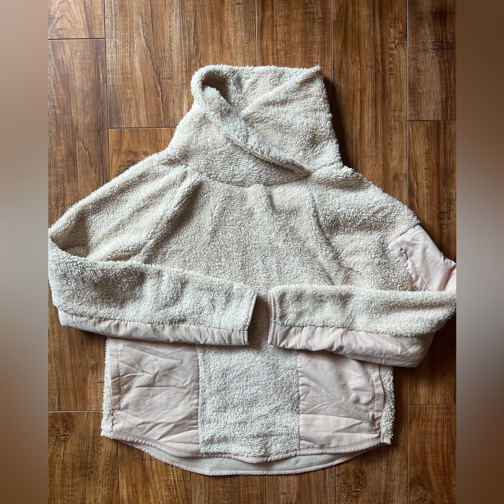 Freedom Trail cowl Sherpa